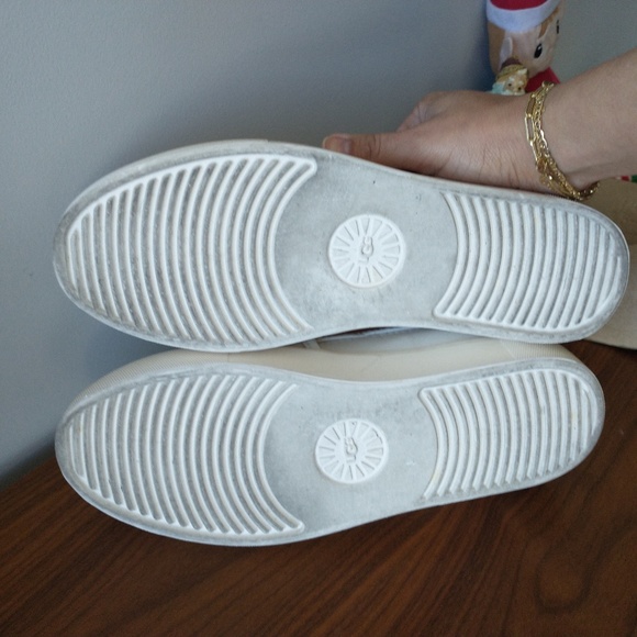 Ugg Women's Cahlvan Sneakers size 7 - Picture 6 of 9